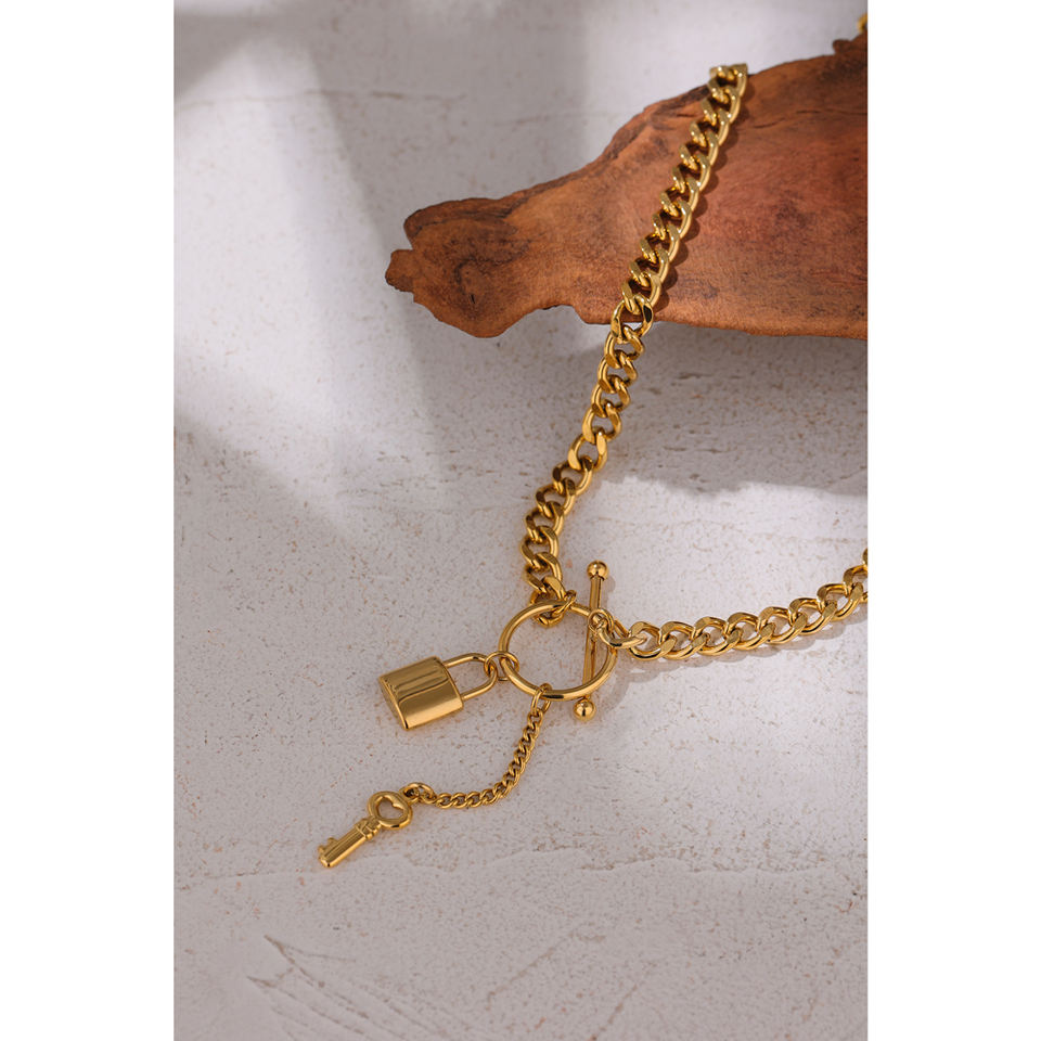 Amore Key and Locket Necklace in 18k Gold Plating