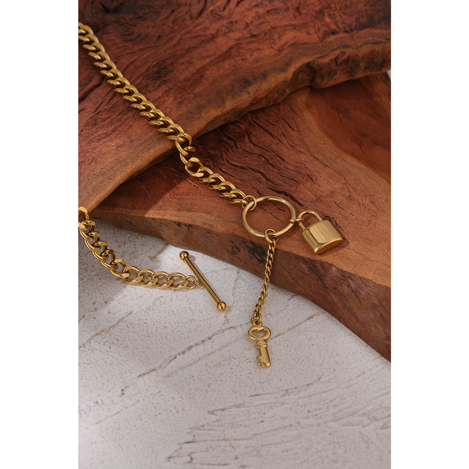 Amore Key and Locket Necklace in 18k Gold Plating