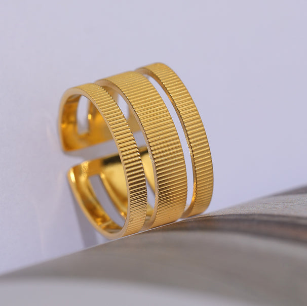 Maia Horizontal Ring in 16k Gold Plating