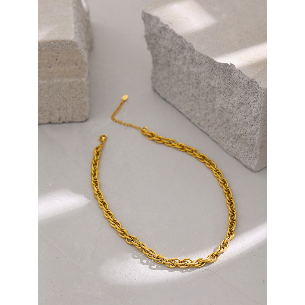 Hyat Collar Chain Necklace in 18k Gold Plating