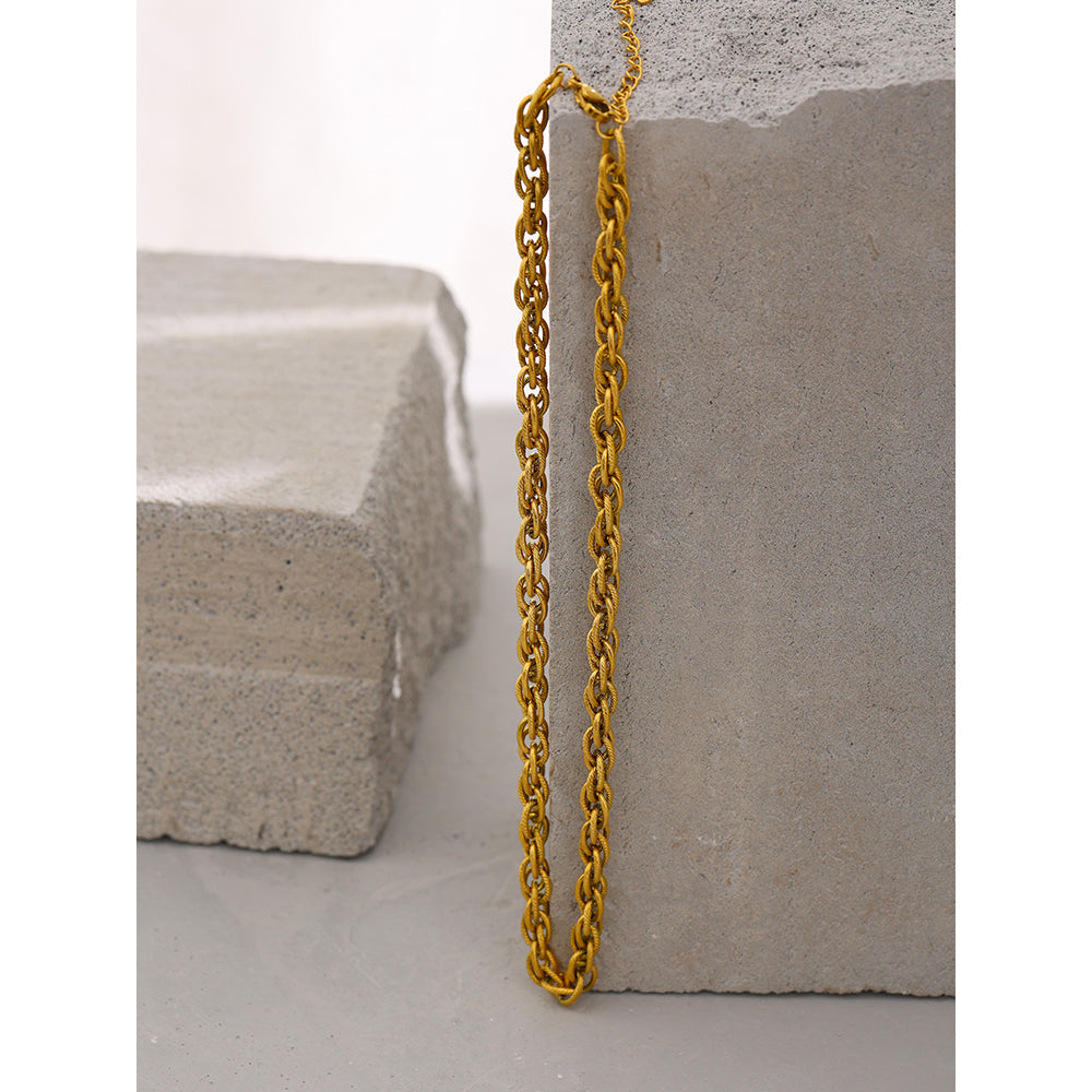 Hyat Collar Chain Necklace in 18k Gold Plating