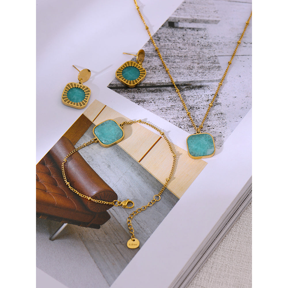 El Jem Pendant Necklace in Aqua Natural Stone and 18k Gold Plating